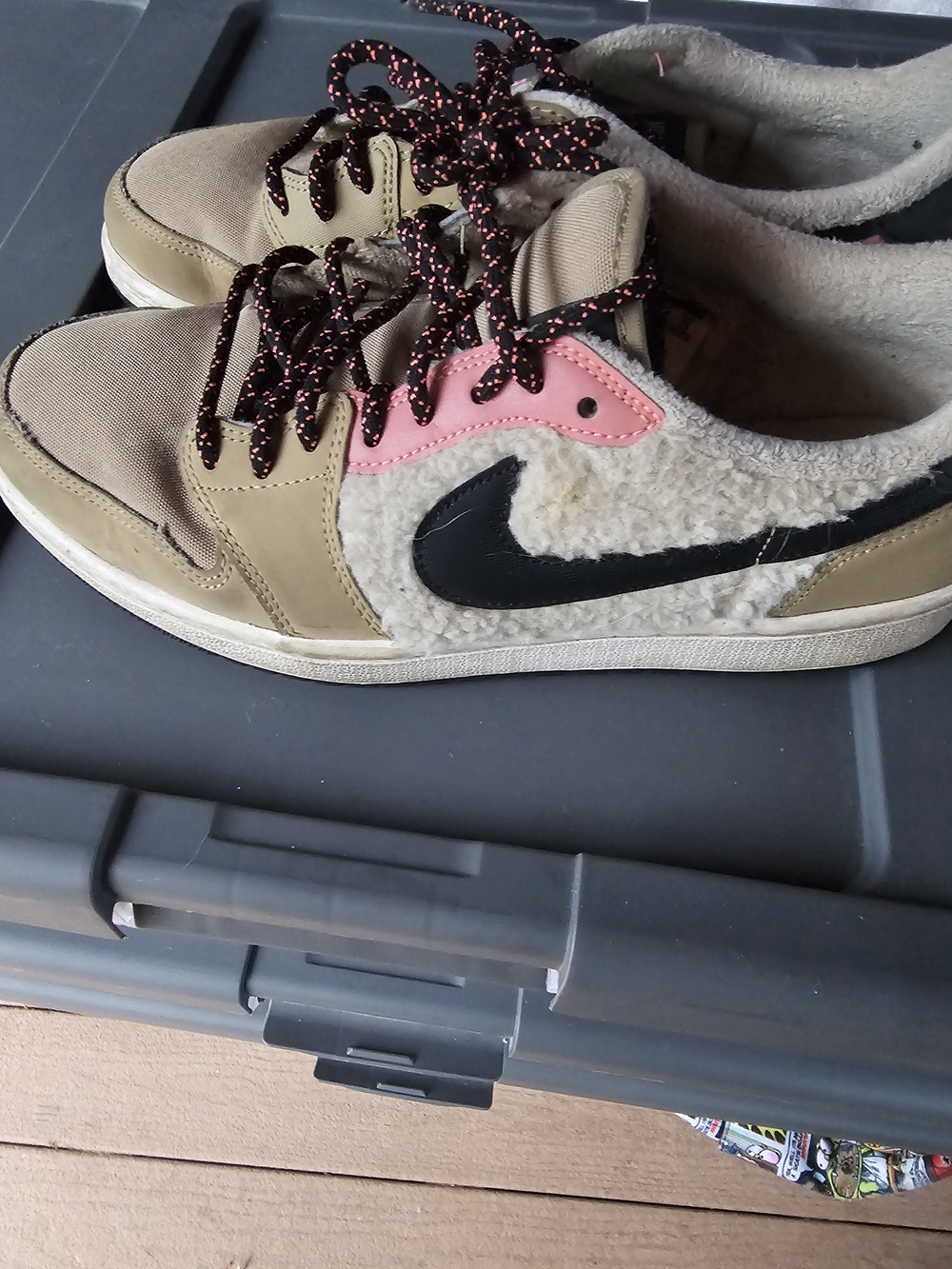 Nike JORDAN 1 RETRO  Low Sneakers with Sherpa Paneling - Tan, Pink, Sz9